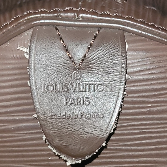 Louis Vuitton Keepall 45 in Epi Leather FREE POSHMARK AUTHENTICATION! - Picture 6 of 14